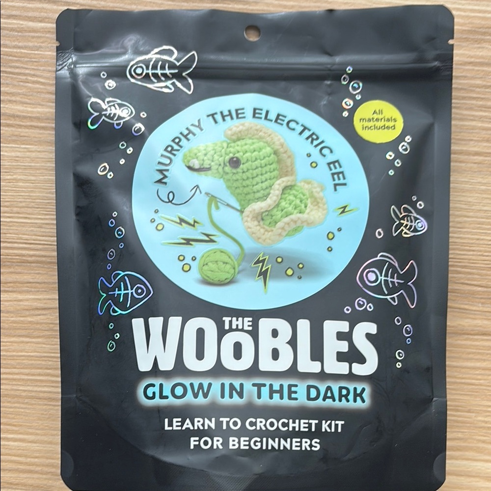 Woobles Murphy the Electeic Eel Glow Crochet Kit